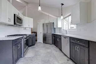 212 Willow Pkwy, Buffalo Grove, IL 60089 - Photo 11