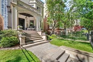 652 W Sheridan Rd, Chicago, IL 60613 - Photo 3