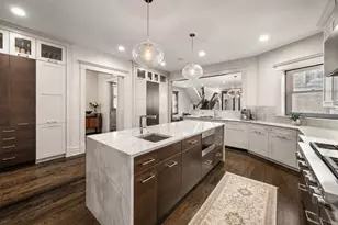 652 W Sheridan Rd, Chicago, IL 60613 - Photo 13
