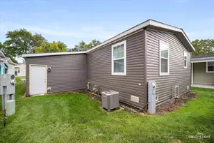 186 Northshore Rd, Elgin, IL 60123 - Photo 15