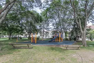 1335 Cranbrook Ct, Schaumburg, IL 60193 - Photo 25