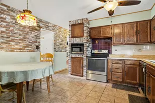 1715 Lily St, Aurora, IL 60505 - Photo 7