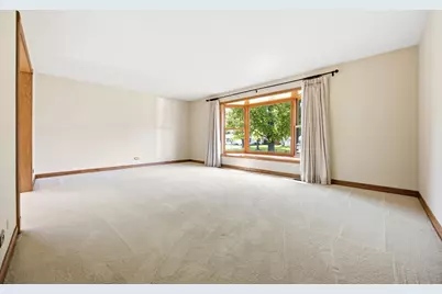 2122 Sherborn Lane, Schaumburg, IL 60193 - Photo 7