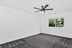 725 W Huntington Commons Rd, Mount Prospect, IL 60056 - Photo 15