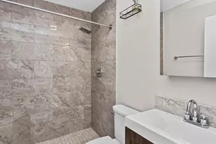 725 W Huntington Commons Rd, Mount Prospect, IL 60056 - Photo 19