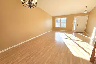 2315 N Meadows Ln, Round Lake Beach, IL 60073 - Photo 3