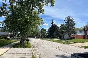 22460 Lakeshore Dr, Richton Park, IL 60471 - Photo 7