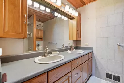10405 W Ford Avenue, Beach Park, IL 60099 - Photo 17