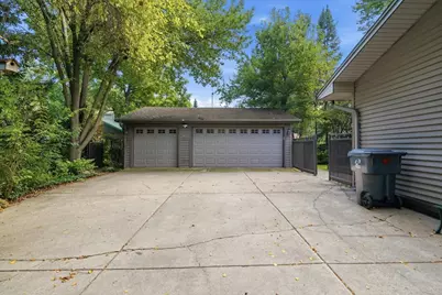 10405 W Ford Avenue, Beach Park, IL 60099 - Photo 3