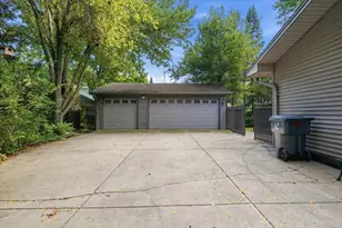 10405 W Ford Ave, Beach Park, IL 60099 - Photo 3