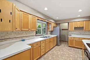 10405 W Ford Ave, Beach Park, IL 60099 - Photo 11