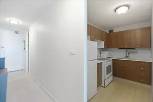 1700 E 56th St, Chicago, IL 60637 - Photo 3