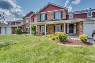 7236 Cottonwood Ct, Willowbrook, IL 60527 - Photo 1