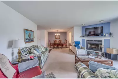 7236 Cottonwood Court #B, Willowbrook, IL 60527 - Photo 11