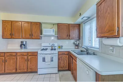 7236 Cottonwood Court #B, Willowbrook, IL 60527 - Photo 9