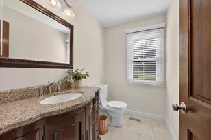 841 Buttonwood Cir, Naperville, IL 60540 - Photo 17