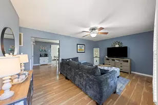 476 E 3rd St, Herscher, IL 60941 - Photo 3
