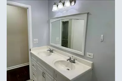 8816 Kenton Avenue, Skokie, IL 60076 - Photo 11