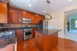 27W708 N Meadowview Dr, Winfield, IL 60190 - Photo 9
