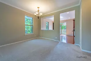 27W708 N Meadowview Dr, Winfield, IL 60190 - Photo 5