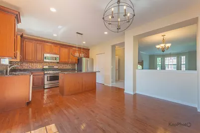 27W708 N Meadowview Drive, Winfield, IL 60190 - Photo 7