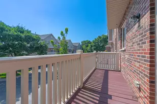 27W708 N Meadowview Dr, Winfield, IL 60190 - Photo 11