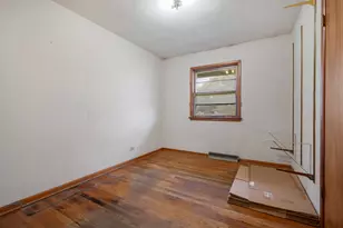38W135 McDonald Rd, Elgin, IL 60124 - Photo 9