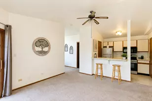 4312 W Shamrock Ln, McHenry, IL 60050 - Photo 3
