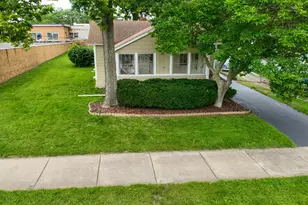 947 Mason Ave, Aurora, IL 60506 - Photo 13