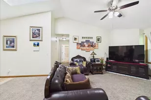 122 Drew Ct, Poplar Grove, IL 61065 - Photo 11