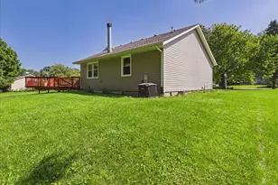122 Drew Ct, Poplar Grove, IL 61065 - Photo 5