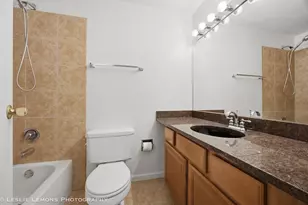 6000 Oakwood Dr, Lisle, IL 60532 - Photo 13