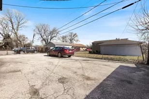7653 S Roberts Rd, Bridgeview, IL 60455 - Photo 19