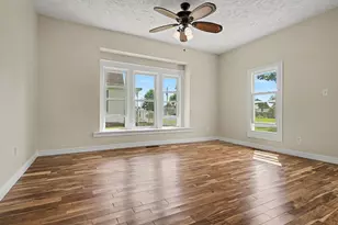 409 W Carter St, Stanford, IL 61774 - Photo 5