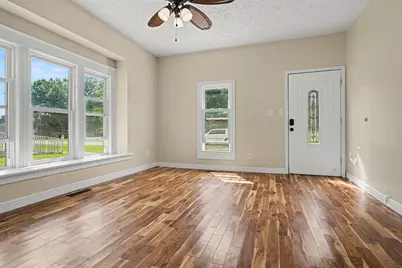 409 W Carter Street, Stanford, IL 61774 - Photo 3
