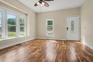 409 W Carter St, Stanford, IL 61774 - Photo 3