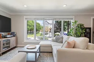 2455 W Erie St, Chicago, IL 60612 - Photo 7