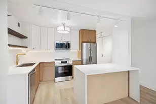 200 N Dearborn St, Chicago, IL 60601 - Photo 3