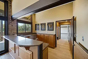 201 Lake Hinsdale Dr, Willowbrook, IL 60527 - Photo 27