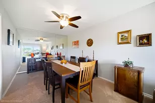 201 Lake Hinsdale Dr, Willowbrook, IL 60527 - Photo 9