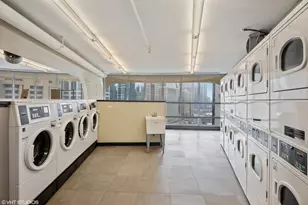 300 N State St, Chicago, IL 60654 - Photo 3