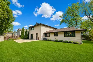1106 Westfield Ln, Schaumburg, IL 60193 - Photo 13