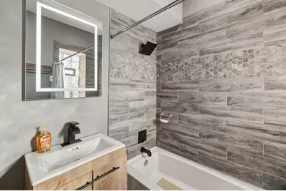 231 E 59th Street #1, Chicago, IL 60637 - Photo 3