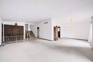 3N565 Crown Rd, Elmhurst, IL 60126 - Photo 5