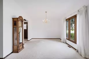3N565 Crown Rd, Elmhurst, IL 60126 - Photo 7