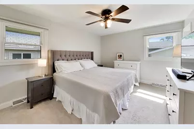 6001 Ross Drive, Woodridge, IL 60517 - Photo 17