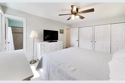 6001 Ross Drive, Woodridge, IL 60517 - Photo 19