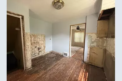 8545 S Euclid Avenue, Chicago, IL 60617 - Photo 9
