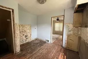 8545 S Euclid Ave, Chicago, IL 60617 - Photo 9