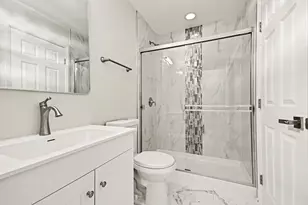 1312 W Oakmont Rd, Hoffman Estates, IL 60169 - Photo 11